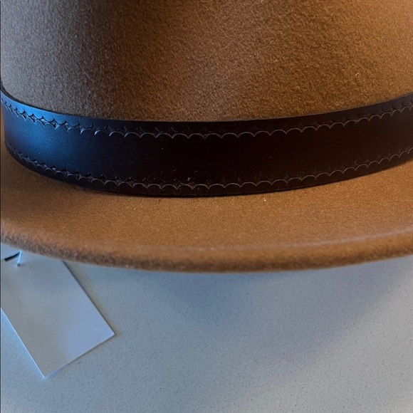Goorin Bros Tan Fedora with Dark Band - Picture 7 of 8